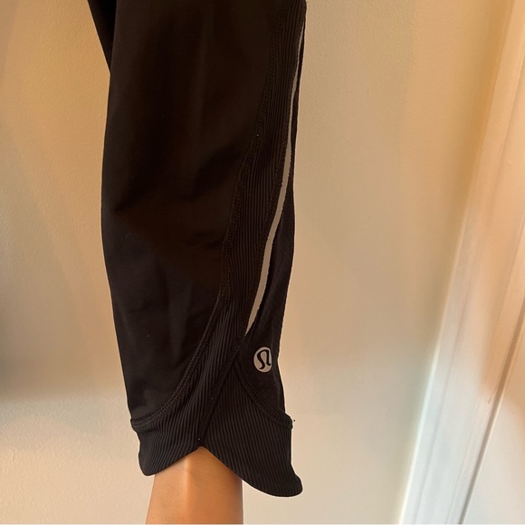 Lululemon womens running leggings, size 2, high-rise, good condition - Picture 2 of 8